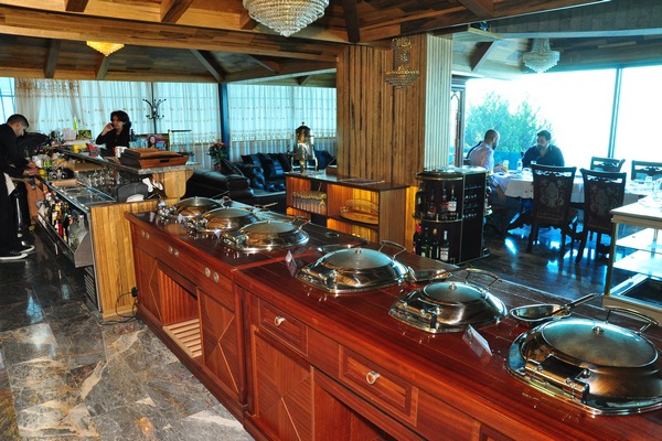 Sunday Buffet at Bay Lodge